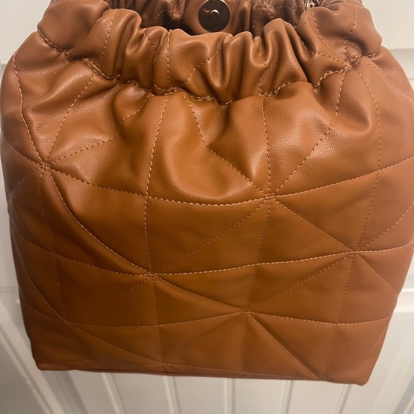 Cognac women’s bag w chain straps . Crossbody or over the shoulder!!! CLEAN - Picture 9 of 9